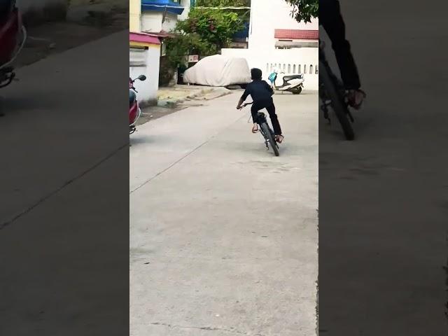 crazy snake  riding| stunt cycling tb#stunt#trinding#ythusaain
