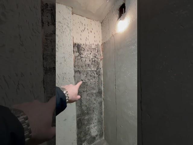 Демонтажник работы в санузлах. Демонтаж штукатурки. Ремонт совмещенного санузла