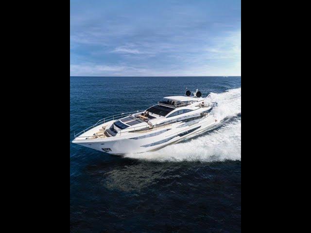 PEARL 95 - 95-004 - LUXURY INTERIOR - MALLORCA MARINE GROUP - YACHT BROKERS.