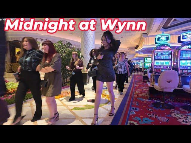 Exploring the Alluring Charm of Wynn Las Vegas Casino at Midnight