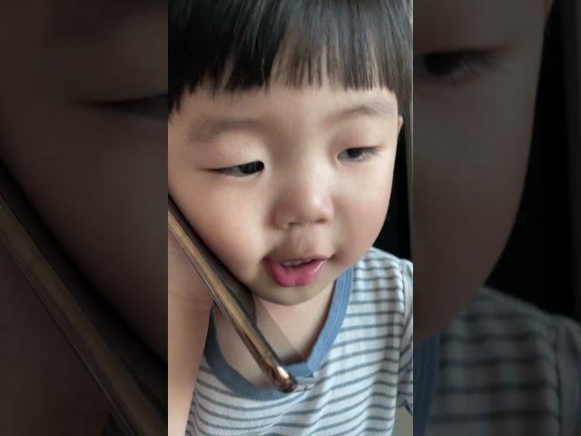 항의전화중인 21개월 아기 ㅋㅋㅋ 深刻そうに電話をする1歳児️ #shorts #baby #아기 #한일커플
