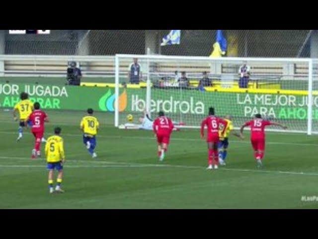 David Soria detiene el penalti a Fábio Silva, Las Palmas vs Getafe (0-0) Goles y resumen ampliado