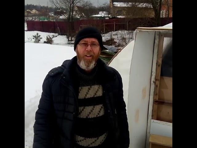 Колхозник с востока бомжует ?