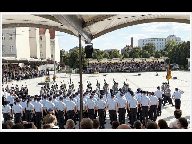 Einmarsch der Truppenfahne / Meldung - Vereidigung/Gelöbnis Bendlerblock Berlin 20. 7. 2024