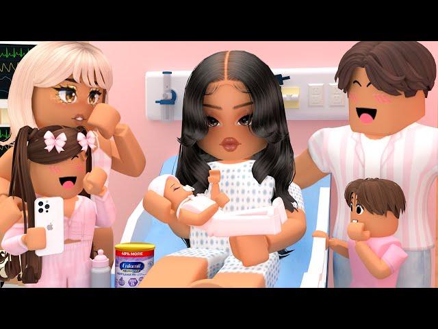 THE BIRTH OF OUR DAUGHTER! BABY #3 | BLOXBURG FAMILY ROLEPLAY