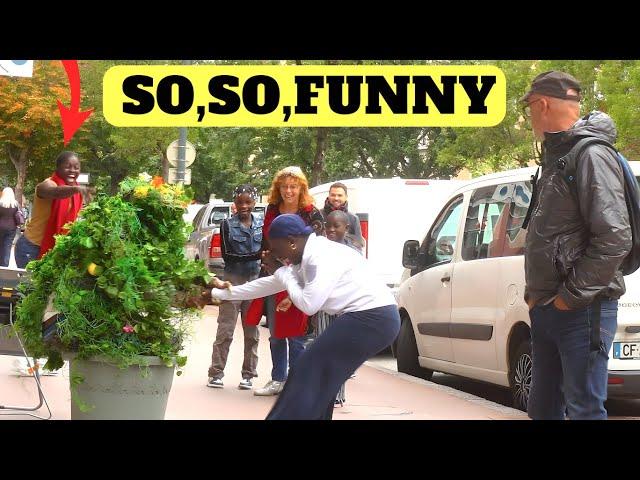 BUSHMAN PRANK, NEW LOCATION WAS ELECTRIC,(VERY HILARIOUS)