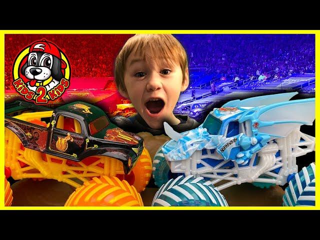 FIRE & ICE Monster Jam Trucks - Inside to Outside Downhill Race! (WHIPLASH, DRAGONOID, BLACK OPS)