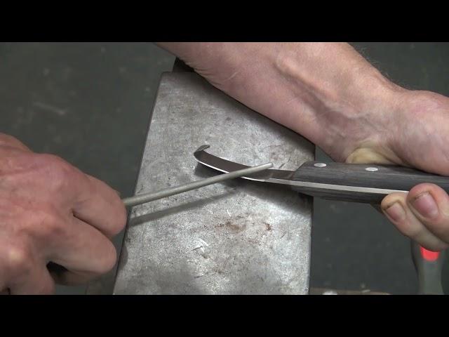 Tips for Keeping a Good Edge - Hoof Knife Sharpening with Roy Bloom