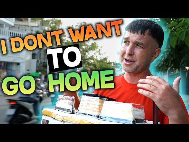 I met a Russian man who sells cakes on the streets of Ho Chi Minh City. Vietnam VLOG