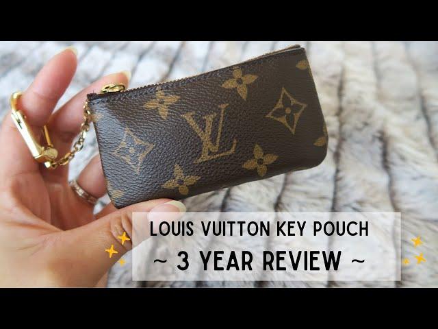 LOUIS VUITTON KEY POUCH IN MONOGRAM CANVAS | 3 YEAR REVIEW + WEAR AND TEAR ... IS IT WORTH $325 USD?