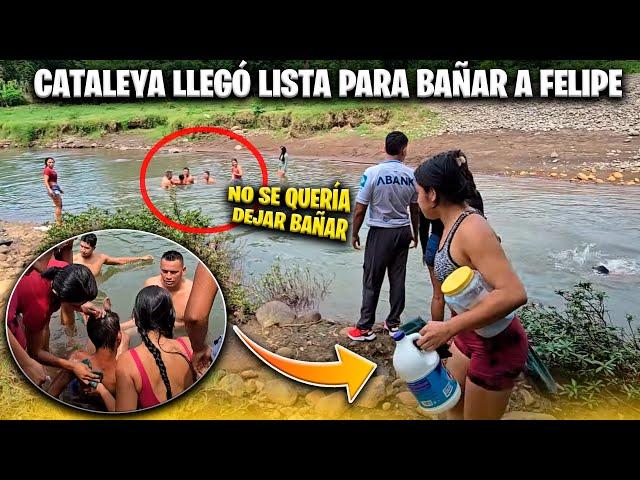 Felipe no se quería bañar y los Bichos se dieron la misión. Se quiso escapar pero no pudo