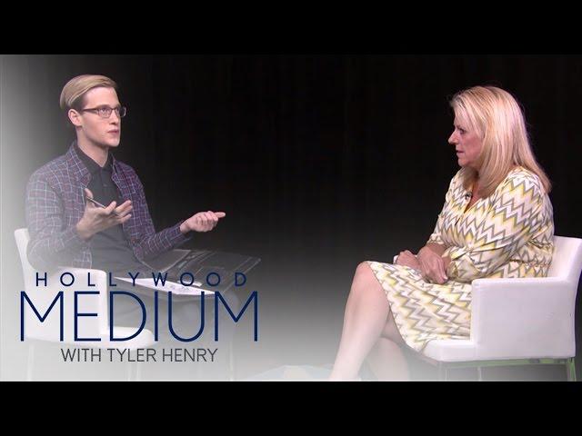 Tyler Henry Reads Winner of Facebook Giveaway | Hollywood Medium with Tyler Henry | E!