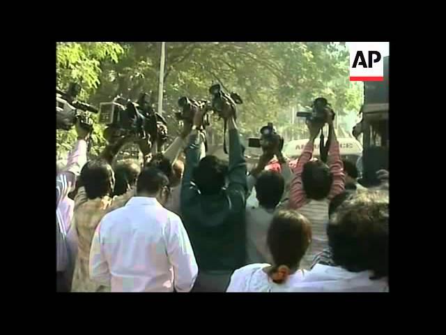 Funeral of Bollywood star Amrish Puri takes place in Mumbai