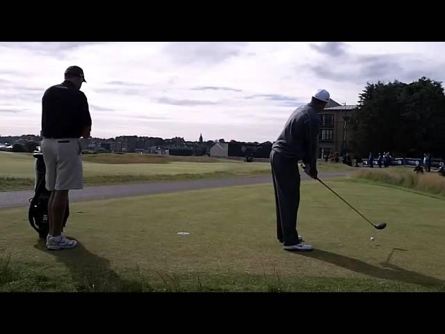 Tiger Woods hits 4 balls of the tee on the 17th at St Andrew,British Open 2010