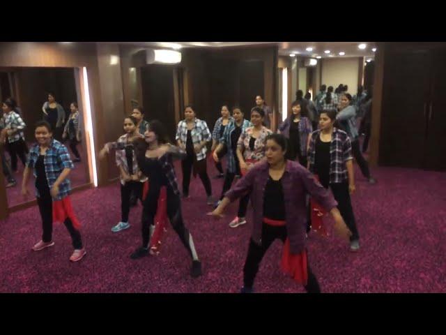 Badrinath Ki Dulhanian || Zumba Dance on Badri ki Dulhania Song || Pratibha Arora Zumba Routine ||