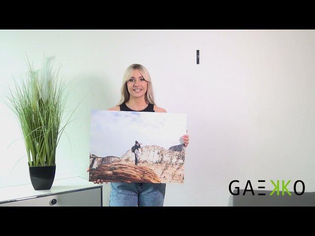 Explanatory video: Acrylic glass & Alu Dibond hang up pictures without drilling, self-adhesive