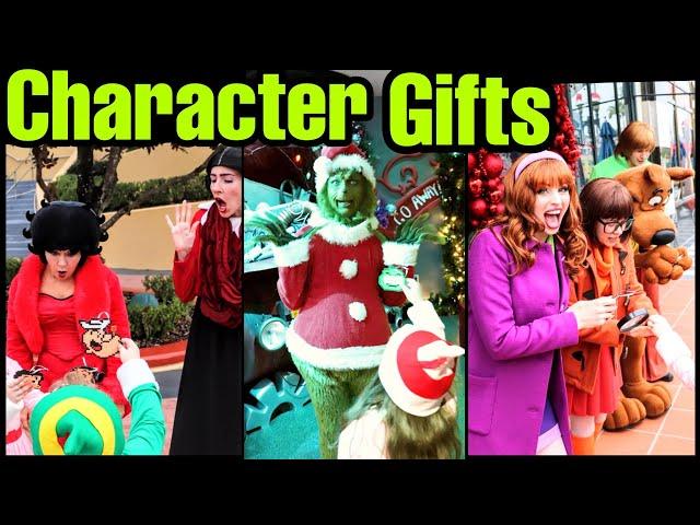 Giving Christmas Gifts to Characters at Universal Studios Florida and Islands of Adventure