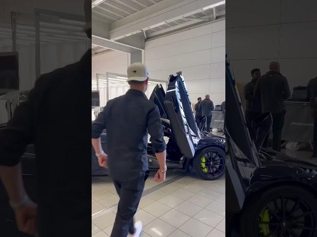 Lando collects his NEW McLaren 765LT Spider!