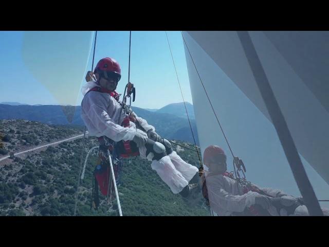 Rope access at wind turbines