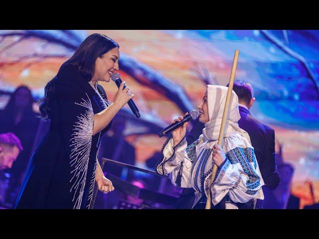 Andra & Paula Hriscu - M-o Trimis Mama la Capre (din "Vis de Crăciun") (Live la BTarena)