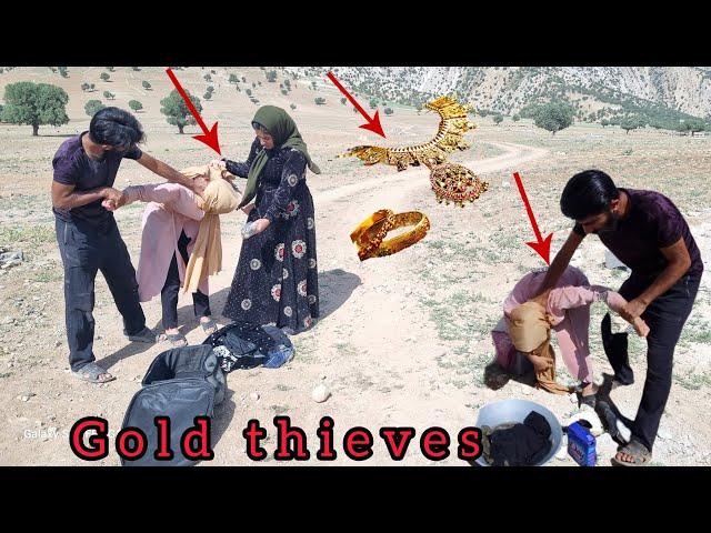 Gold Thieves: Stealing Hagar Golds by Behnaz and caught Behnaz