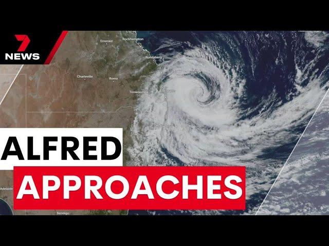 Cyclone Alfred creeps closer to the Queensland coast | 7NEWS