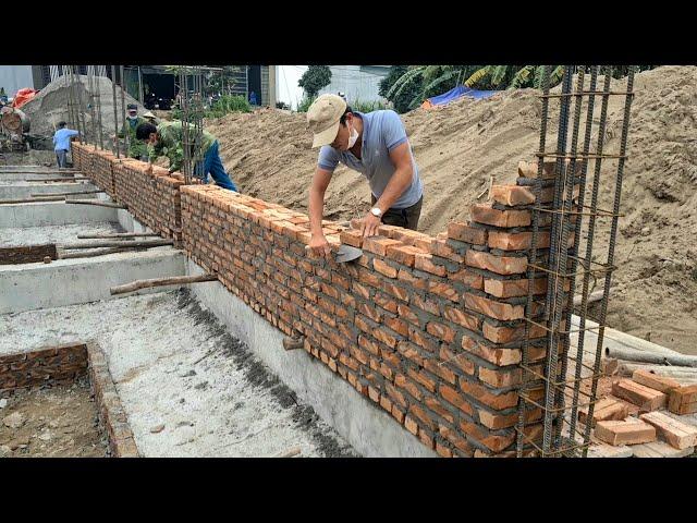 Building Techniques for Building Brick Walls 330 And Pouring Solid Concrete Pillars