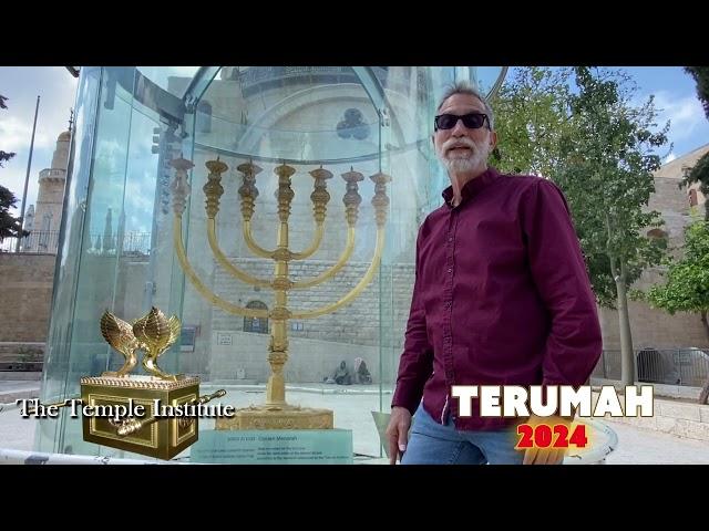 Kindling the Golden Menorah in the Holy Temple!