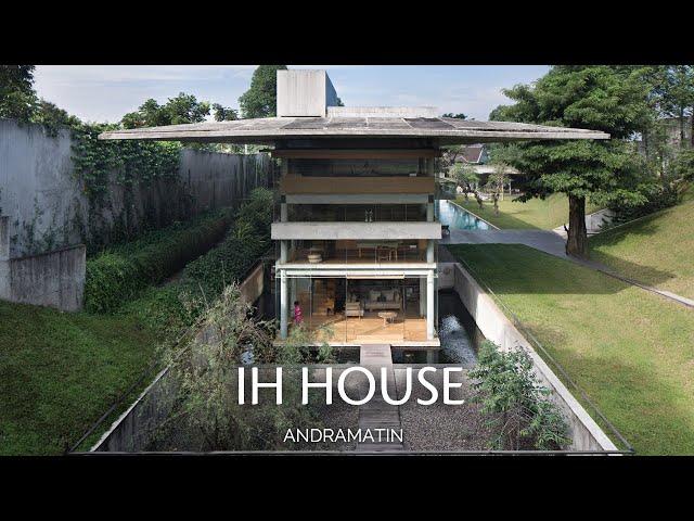 Giant Concrete Roof Shelters House in Indonesia