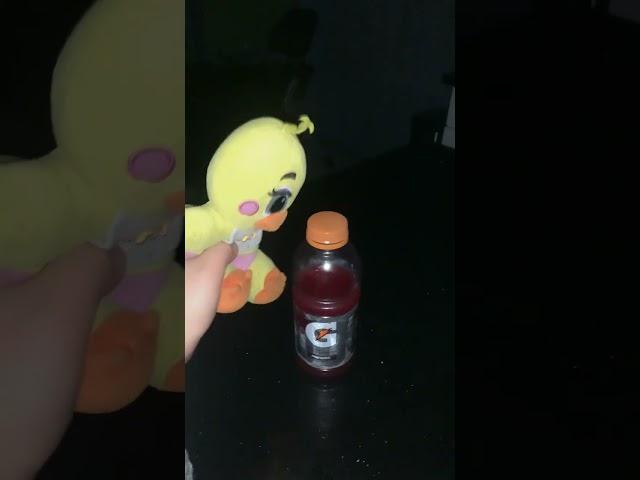 FNAF Toy Chica has her first time drinking Gatorade Fruit Punch juice.