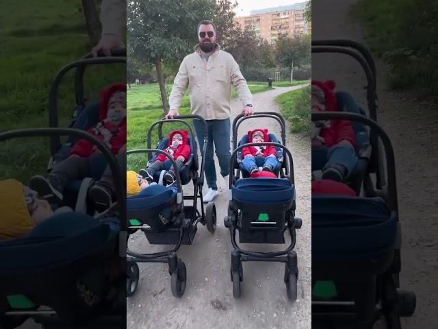 Четверняшки на прогулке #shorts #quadrolife #quadruplets #четверняшки #близнецы