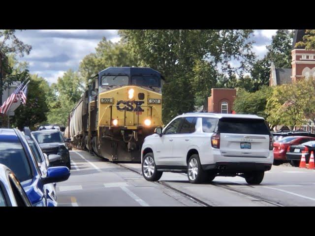 Car Pulls In Front Of Street Running Train! Street Running Trains With DPU, LaGrange Kentucky Trains