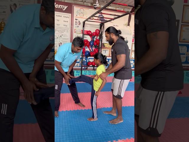 Self defence #selfdifence #karate #vkarate #martialarts #fight #mma #tirupur #reels #karatekid #girl