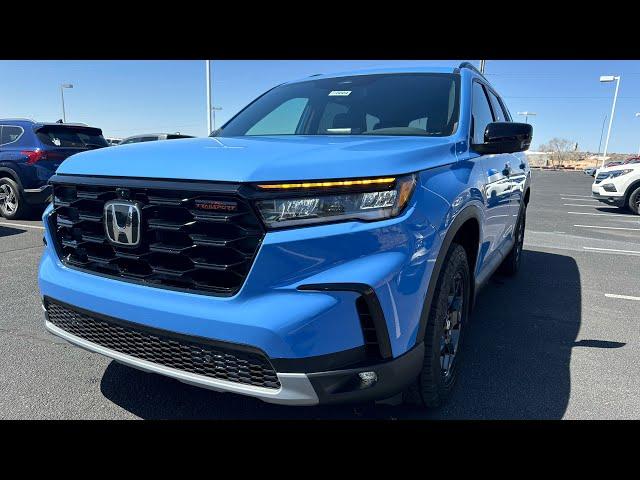 2025 Honda Pilot Trailsport - Diffused Sky blue Pearl - Walkaround