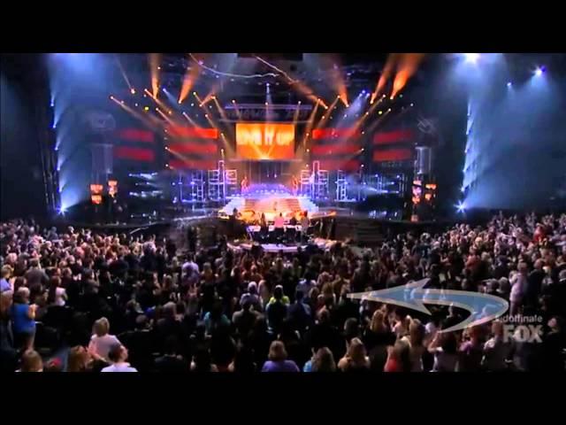 Mariah Carey Giving JLO A Standing Ovation [American Idol Finale].