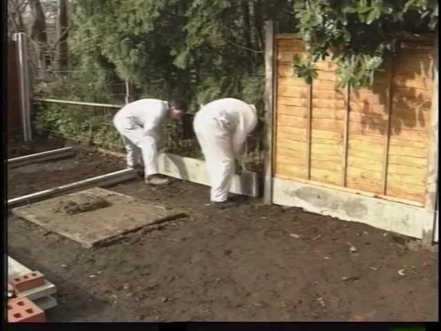 How to erect a fence with concrete posts