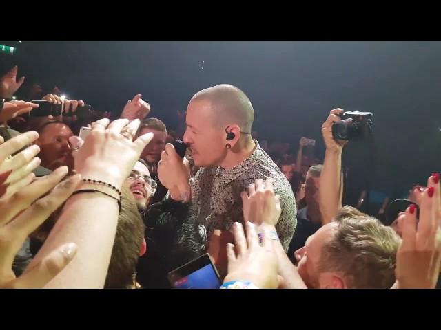 Linkin Park - Crawling - Ultimo show de Chester Bennington (Live in Birmingham 2017)