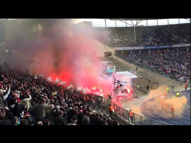 Pyro in Berlin - unnötig oder Kult? Eintracht Frankfurt erwartet Geldstrafe - was sagen Fans dazu?