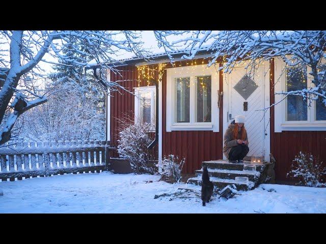 What to do in the freezing Finnish winter: art exhibition & ice lanterns