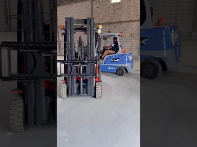 Customer feedback about electric forfklift #hitopforklift #batteryforklift #dieselforklift