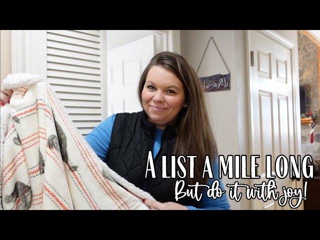 A list a mile long but do it with JOY || VLOGMAS DAY 20