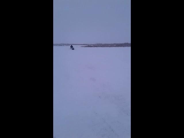 Самодельное сиденье-скамейка в сани-волокуши.