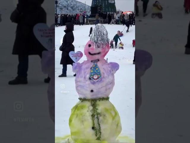 Юмор-смех. Какой Новый Год, такие и снеговики #новыйгод #снеговики #снеговик #снежнаябаба