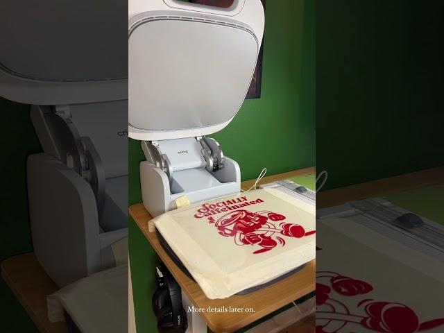  Watch how I made my own DIY tote bags at home using just a @Cricut machine #smallbusiness #art