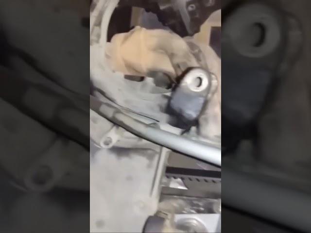 А как вы проверяете уровень масла в двигателе? #авто #автосервис #ремонт #обзор #спецтехника