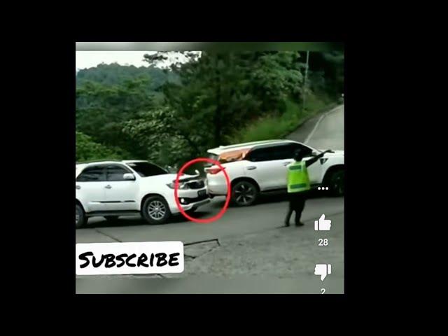 Heavy Driver of Fortuner   #accident#fortuner#toyota