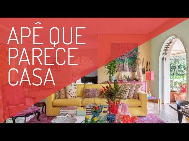 Parece uma Casa, mas é um Apartamento Super Colorido e com Decoração Bem Brasileira