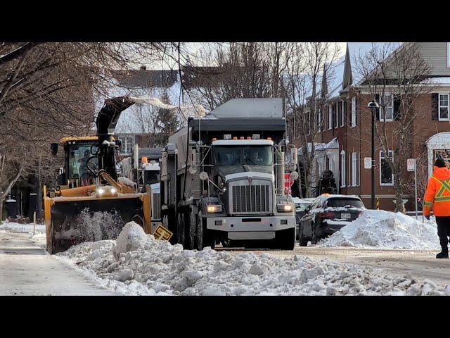 Larue D65 - Snow Removal Operation in Ville Saint-Laurent.