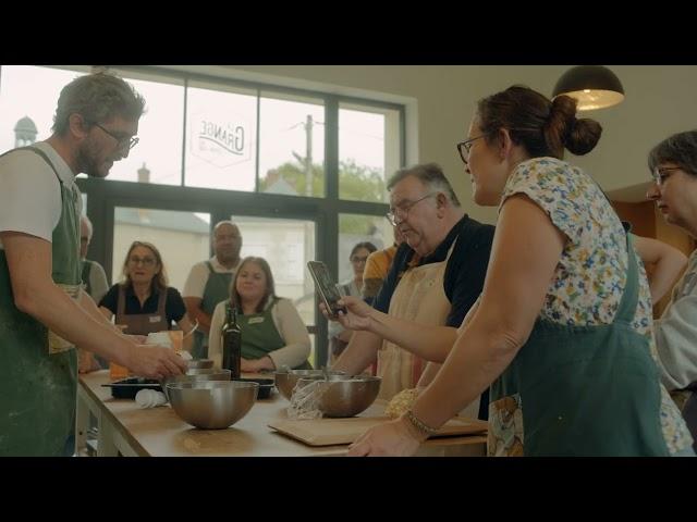 Portrait de passionnée en Loir-et-Cher - Julie, fondatrice de la Grange aux Savoir-Faire