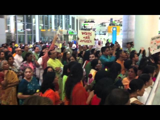 Pujyashri Gurudev's Arrival at YYZ